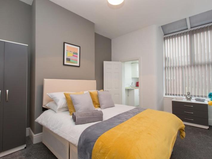Townhouse @ 166 Ruskin Road Крю Номер фото