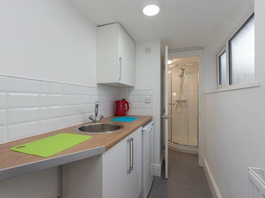Townhouse @ 166 Ruskin Road Крю Екстер'єр фото